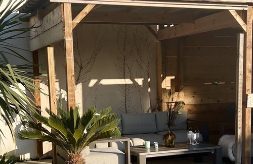 Ouistreham House | Cosy house with heated pool on the seafront