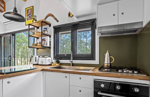 Millfield House | Cosy Luxurious Tiny House Hunter Valley - Neudorf Country Retreat