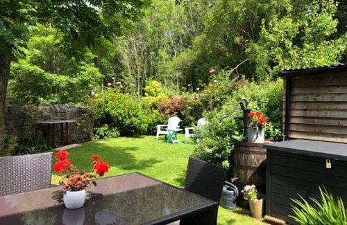 Blaencwm House | Cosy riverside retreat with stunning views in valley location