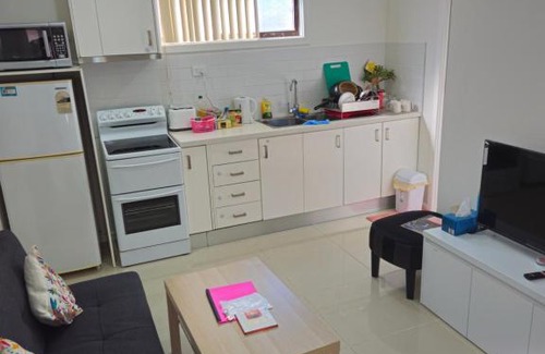 St Andrews Apartment | Cosy Self-Contained 1-Bedroom Compact Granny