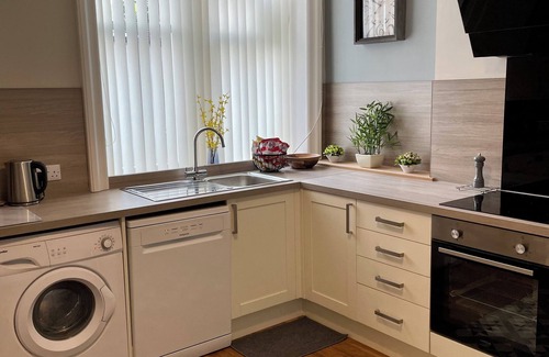 Cummertrees House | Cosy & spacious terraced house. Family & dog friendly