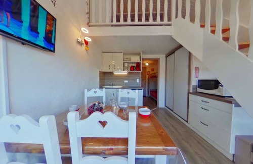 Les Saisies Apartment | Cosy studio with alcove, sleeps 6, Les Saisies, near shops