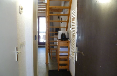 Montferrier Apartment | Cosy studio with private terrace, quiet location 100 meters from Mont d'Olmes ski resort