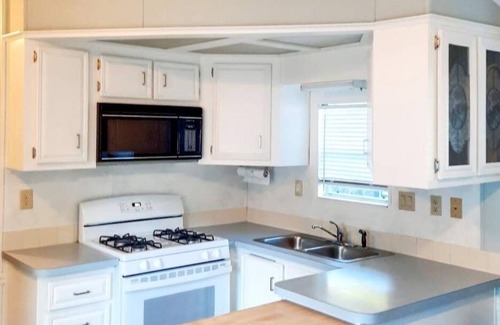 Sherkston RV Rental | Cottage at Sherkston a 5 star resort.