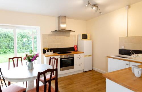 Middlezoy House | Cottage at Tractors and Cream