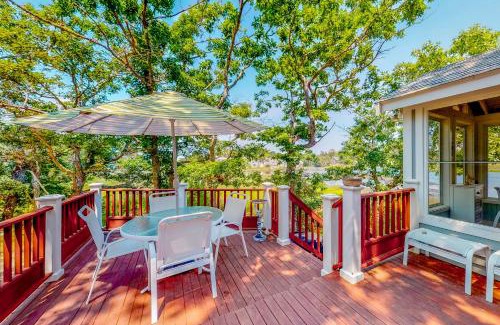 Pocasset House | Cottage by the Bay