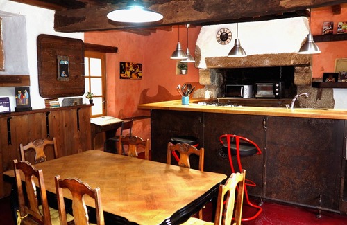 Camlez Cottage | Cottage-Cottage-Wet room-Garden view-B Liger Atlantel