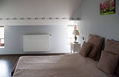 Solre-le-Chateau Bed & Breakfast | Cottage for 8 people near Valjoly