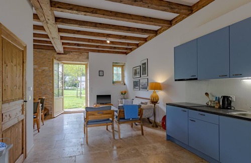 Condat-sur-Vezere House | Cottage 'Gîte 3' with Mountain View, Shared Pool and Wi-Fi
