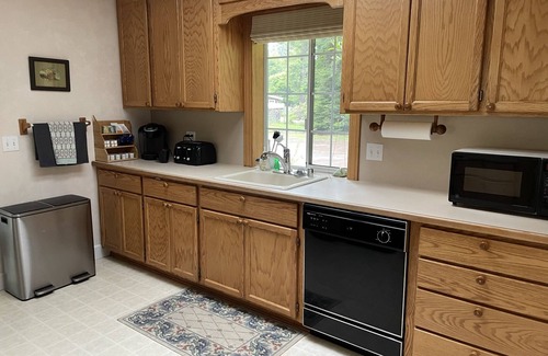 Fort Bragg House | Cottage Hideaway in the Redwoods—Less Than One Mile from the Ocean