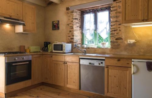 Chalais House | Cottage in Chaleix near Forest and Lake