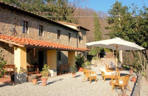 San Quirico House | Cottage in Pescia with Pool and Garden