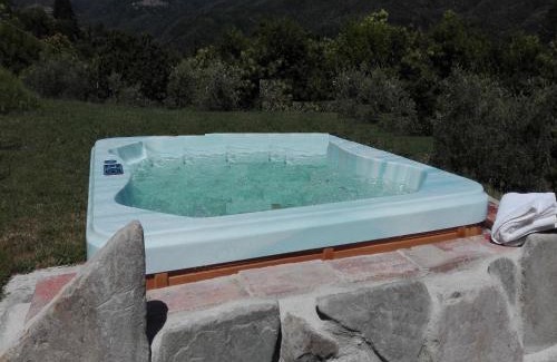 San Quirico House | Cottage in Pescia with Pool and Garden