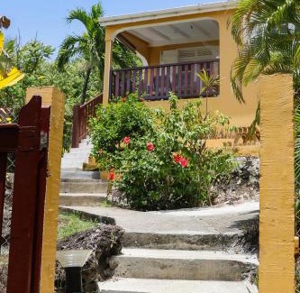 Grand Anse Apartment | Cottage Les 3 Rochers - SEC PATE Coté jardin