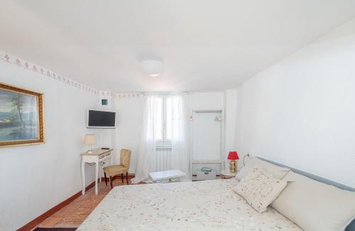 Lezzeno Apartment | Cottage on the Lake by Holiday Solutions