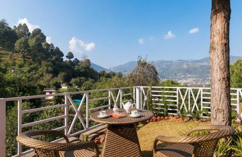 Bhimtal Villa | Cottage On The Lake by VEO - Part of StayVista
