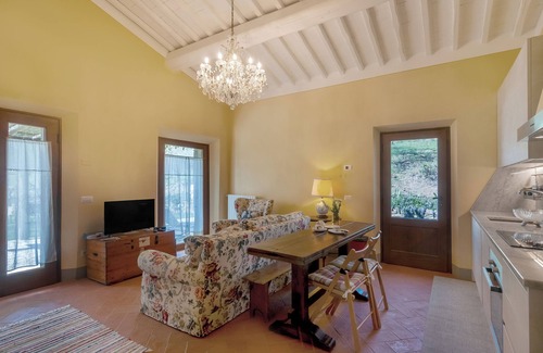 Radda in Chianti Cottage | Cottage "Podere in Volpaia" with Garden & Wi-Fi