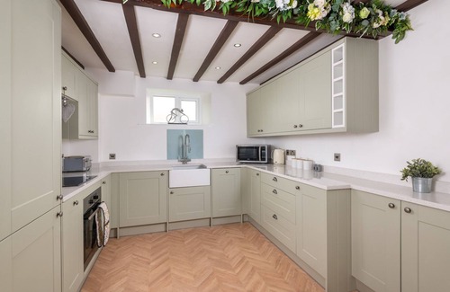 Hayton Cottage | Cottage - Sleeps 3, hot tub & pet friendly