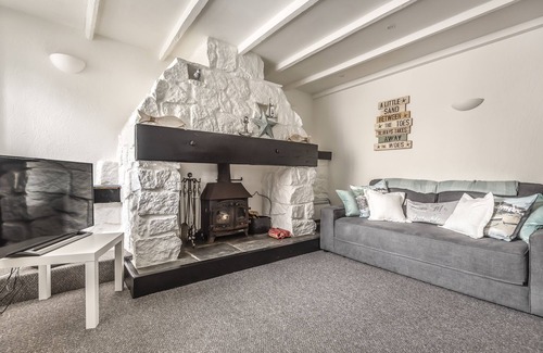 Pentewan Cottage | Cottage - Sleeps 6 - Pet friendly - Patio