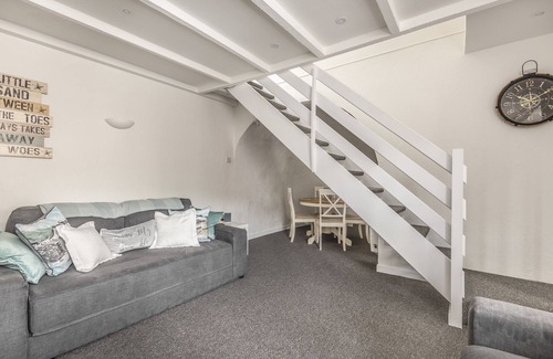 Pentewan Cottage | Cottage - Sleeps 6 - Pet friendly - Patio