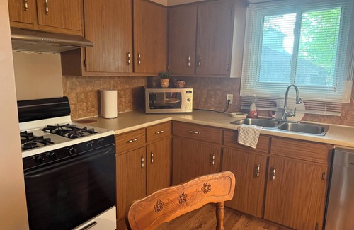 Chatham-Kent Cottage | Cottage Style Single Level 2 bed Cozy House for nature lovers