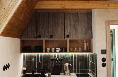 Dolni Mesto Cottage | Cottage with fireplace and patio and with campfire area