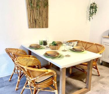 Cottbus Apartment | Cottbus-Apartments - Beige Apartment I privat I Wifi I Küche