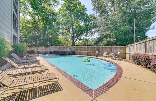 Starkville Apartment | Cotton District Condo Walkable Spot for Game Day!
