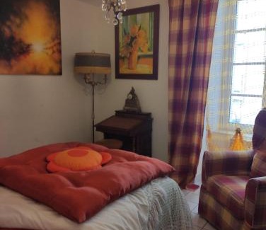 Maulevrier Apartment | Coucher de lune