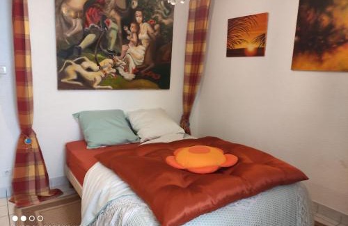 Maulevrier Apartment | Coucher de lune