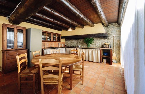 Sant Pere de Torello Villa | Country House 'Mas Redortra' with Mountain View, Wi-Fi and Air Conditioning
