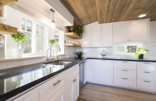 Callender House | Country Castle: 4 acres, Gorgeous Views, Close to Town and Ocean