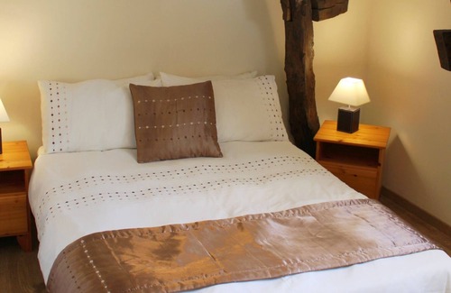 Noyant-Villages Cottage | Country cottage with private terrace and jacuzzi