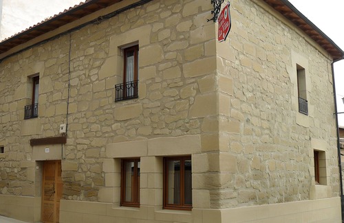 Cuzcurrita de Rio Tiron House | Country House 'La Viña 1' with Shared Terrace, Shared Garden and Wi-Fi