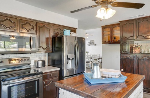 Era Other | Country Farmhouse and Cottage,13 minutes from Denton and Lake Ray Roberts