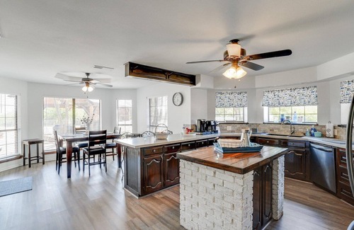 Era Other | Country Farmhouse and Cottage,13 minutes from Denton and Lake Ray Roberts