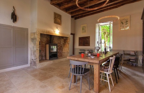 Cenevieres Villa | Country House in Cénevières by River Lot