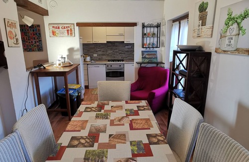 Conegliano Apartment | Country house in the Prosecco hills, 4 apartments