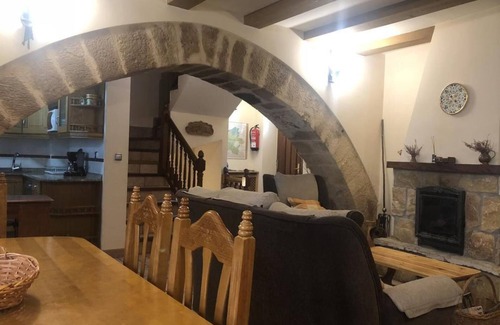 Ona House | Country House 'Juderia I' with Wi-Fi