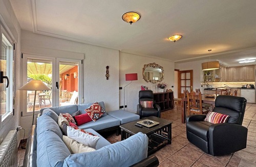 Tera House | Country House 'Mila' with Mountain View, Private Terrace and Wi-Fi