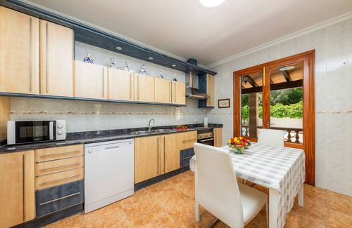 Sa Coma Villa | Country House 'Pomeres Nou' with Private Pool, Wi-Fi and Air Conditioning