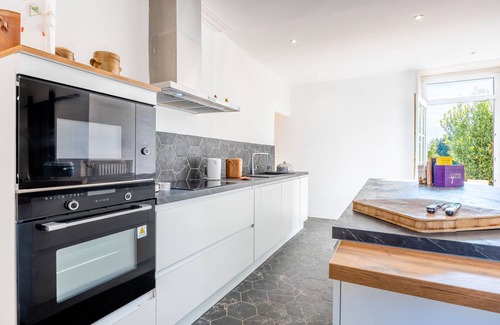 Champdeniers House | Country House 'Val D'egray' with Private Terrace, Private Garden and Wi-Fi