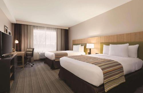 Cannifton Hotel | Country Inn & Suites by Radisson, Belleville, ON