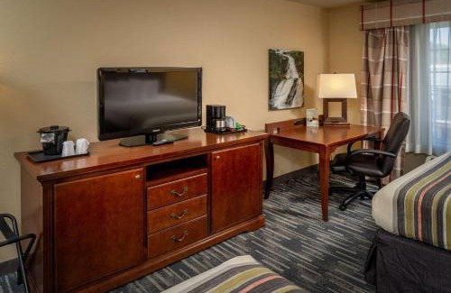 Tad Hotel | Country Inn & Suites By Radisson, Charleston South, WV