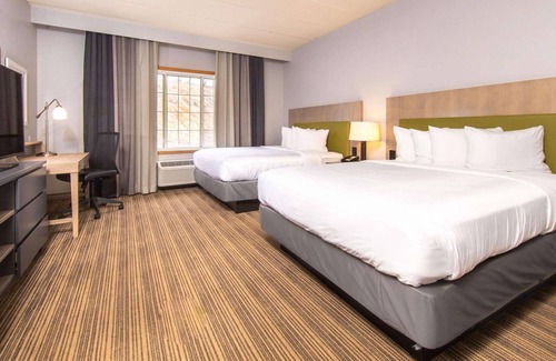 Rapid City Hotel | Country Inn & Suites by Radisson, Rapid City, SD