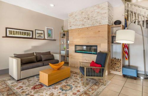Watertown Hotel | Country Inn & Suites by Radisson, Watertown, SD