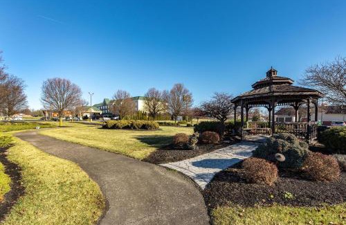 Findlay Hotel | Country Inn & Suites by Radisson, Findlay, OH