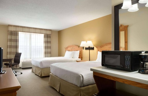 Grinnell Hotel | Country Inn & Suites by Radisson, Grinnell, IA