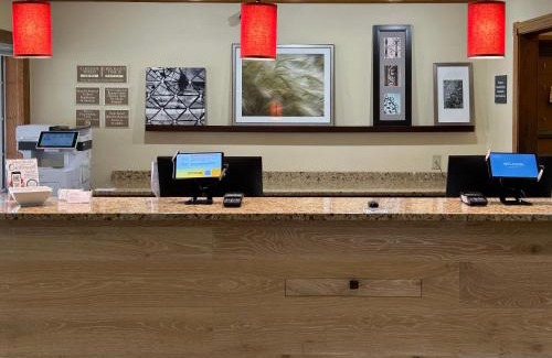 Owatonna Hotel | Country Inn & Suites by Radisson, Owatonna, MN