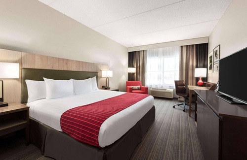 Hermantown Hotel | Country Inn & Suites by Radisson, Duluth North, MN